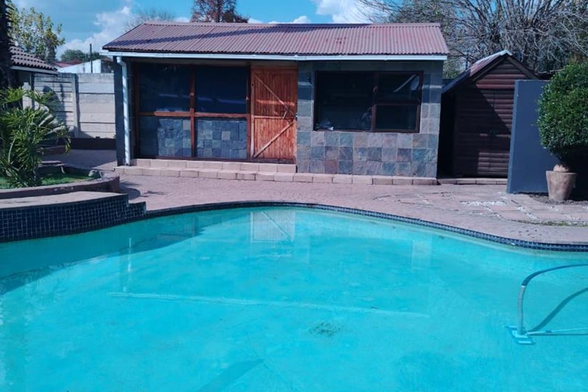 2 Homes, Huge Parking, Off Grid Water - DONT' MISS OUT... - Photo 2