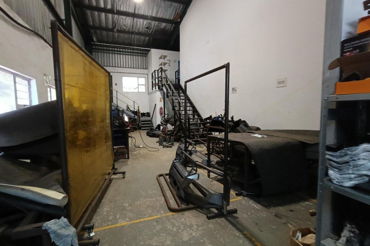 151m2 - Warehouse To Let | Westmead - Photo 2