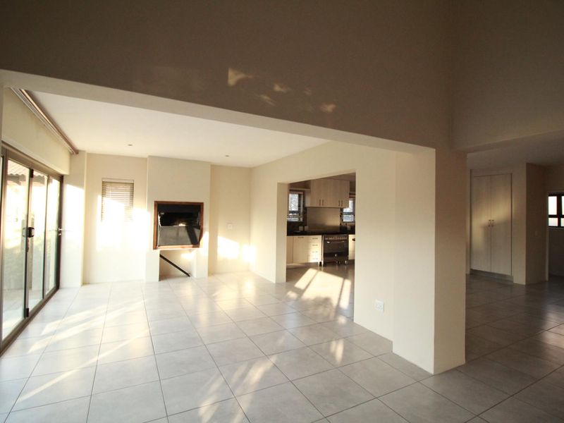 Elegant Family Living in a Quiet Cul-de-Sac | Blue Valley Golf Estate - Photo 3