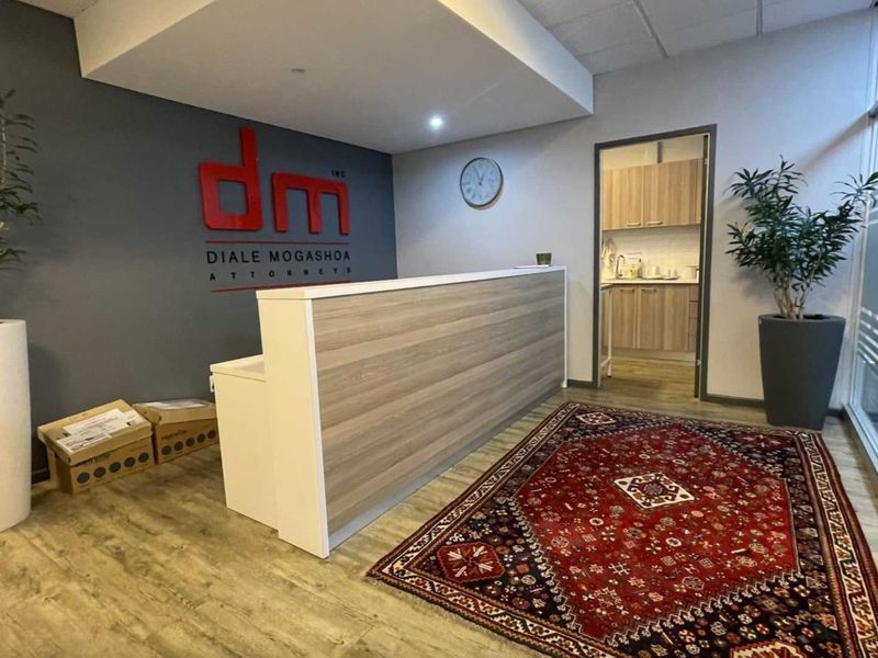 AAA-Grade 339m2 office on 8th floor of convention towers - Photo 3