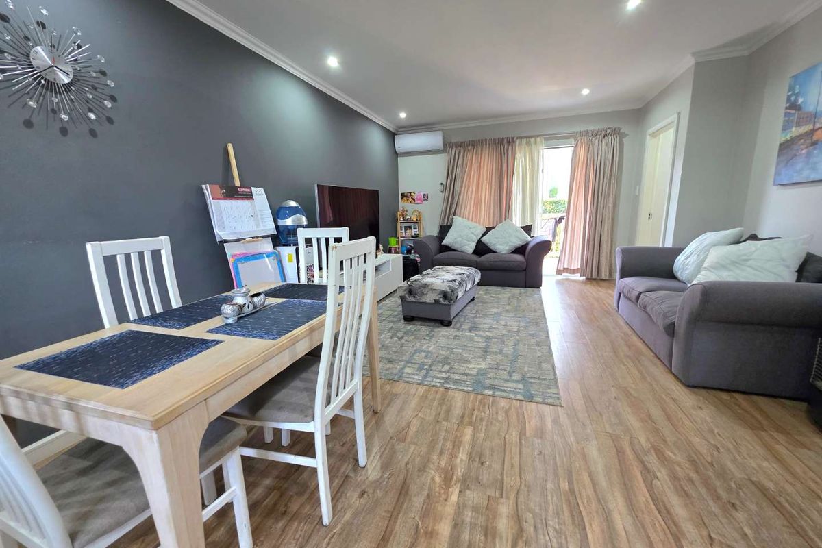 2 Bedroom with 2 Bathrooms on the First Floor For Sale in Emberton Estate. - Photo 3