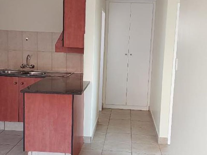 TWO BEDROOM APARTMENT IN PRETORIA NORTH : 1 AUGUST 2026 - Photo 2