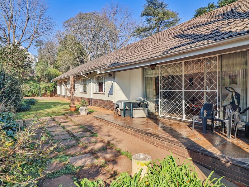 Spacious Family Home in Hayfields - Photo 3