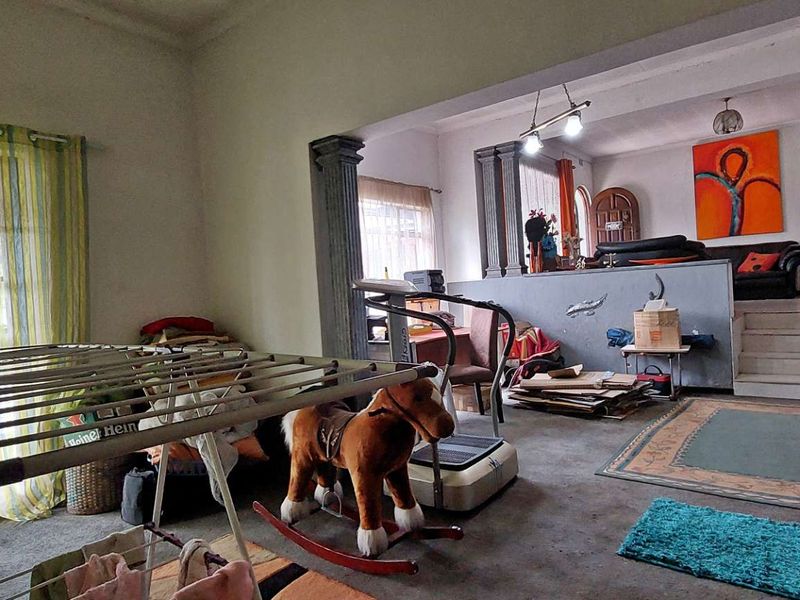 Entertainers Home Requiring TLC - Photo 6