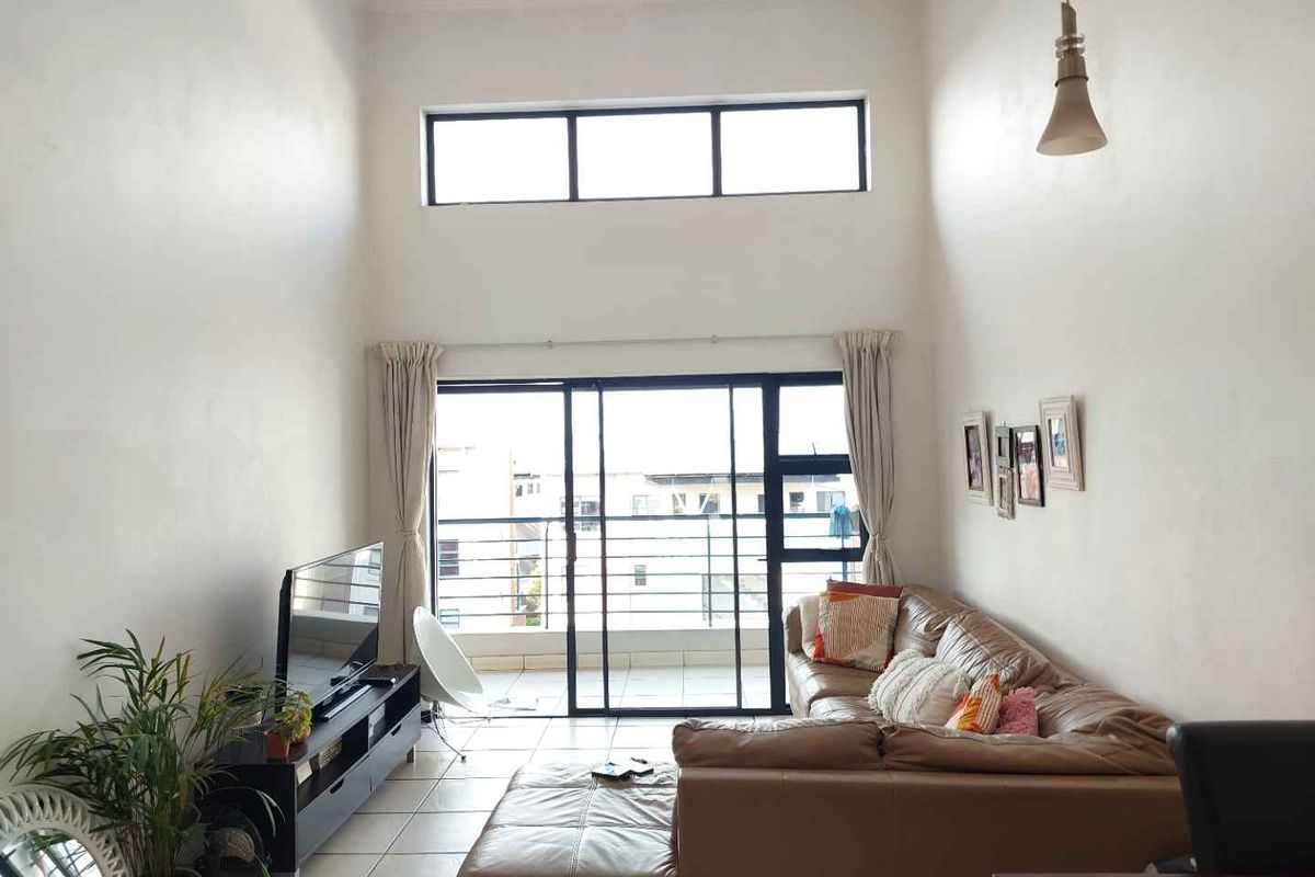 2 BEDROOM PENTHOUSE APARTMENT FOR SALE IN GREENSTONE - Photo 5