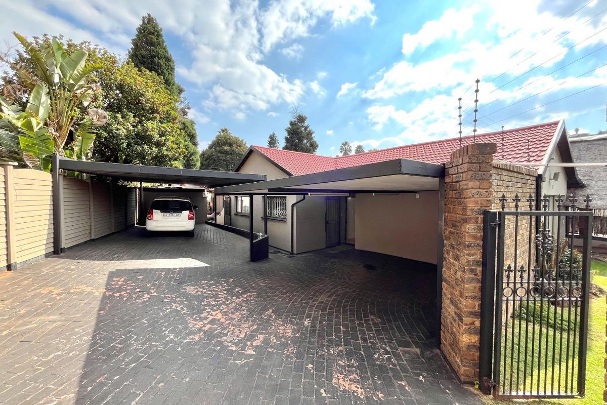 Family Living Made Easy: 4 Beds, 2 Baths, Plus Play Area - Photo 3