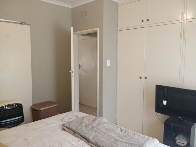 Walking distance to Dischem & major schools! - Photo 8