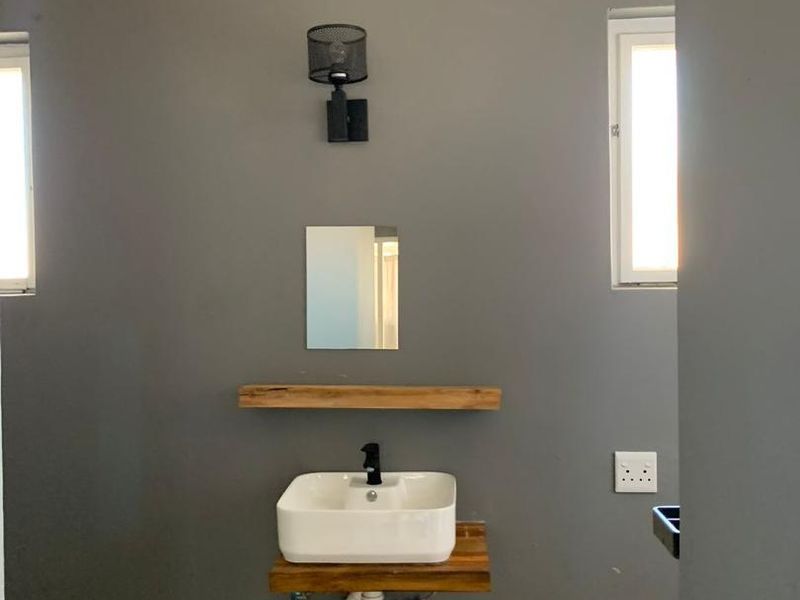 Close to Lagoon! Ground floor Apartment! One level! Perfect for the beginner! - Photo 9