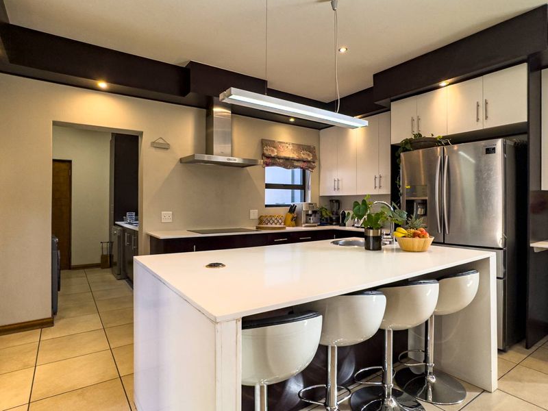 Gem of a family home in Midlands Estate - Photo 9