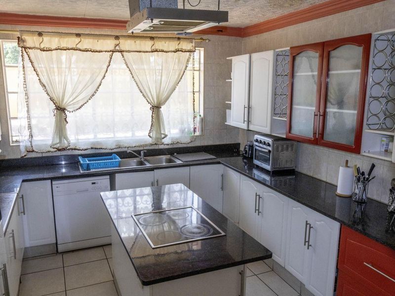 Spacious Family Home in a Secure Boomed Enclosure in Edenglen - Photo 9