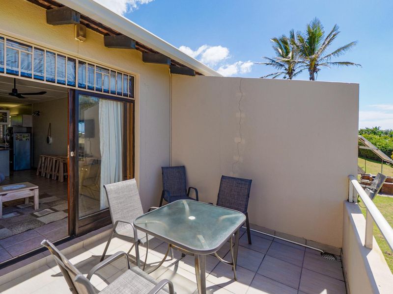 On the beach - Photo 4