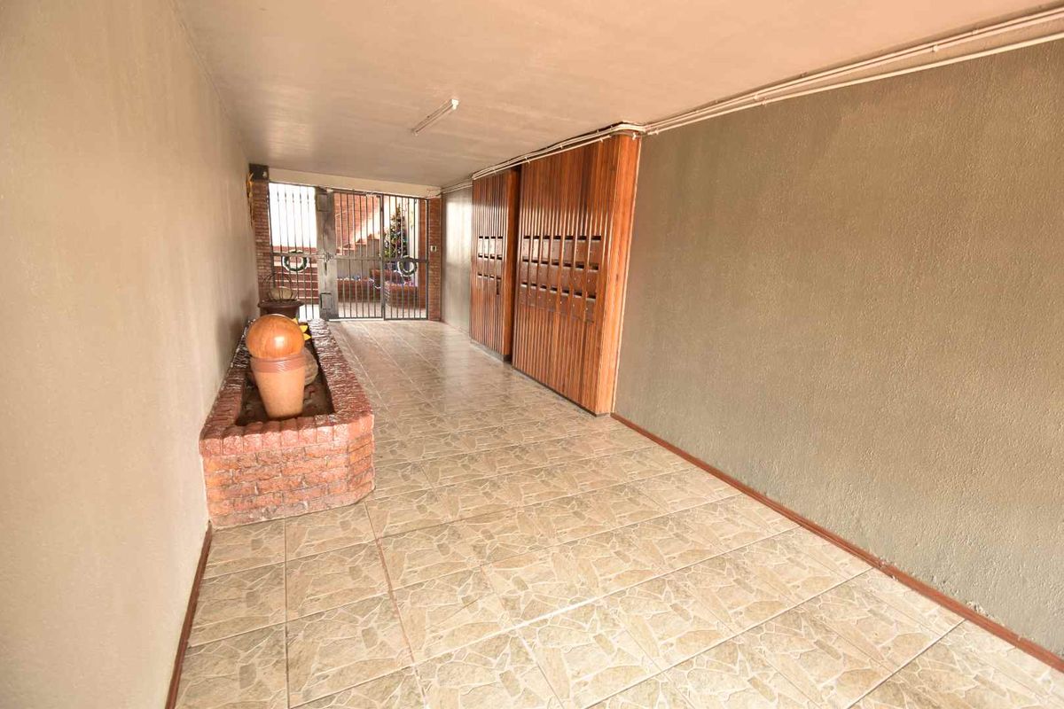 First Floor Apartment - Photo 2