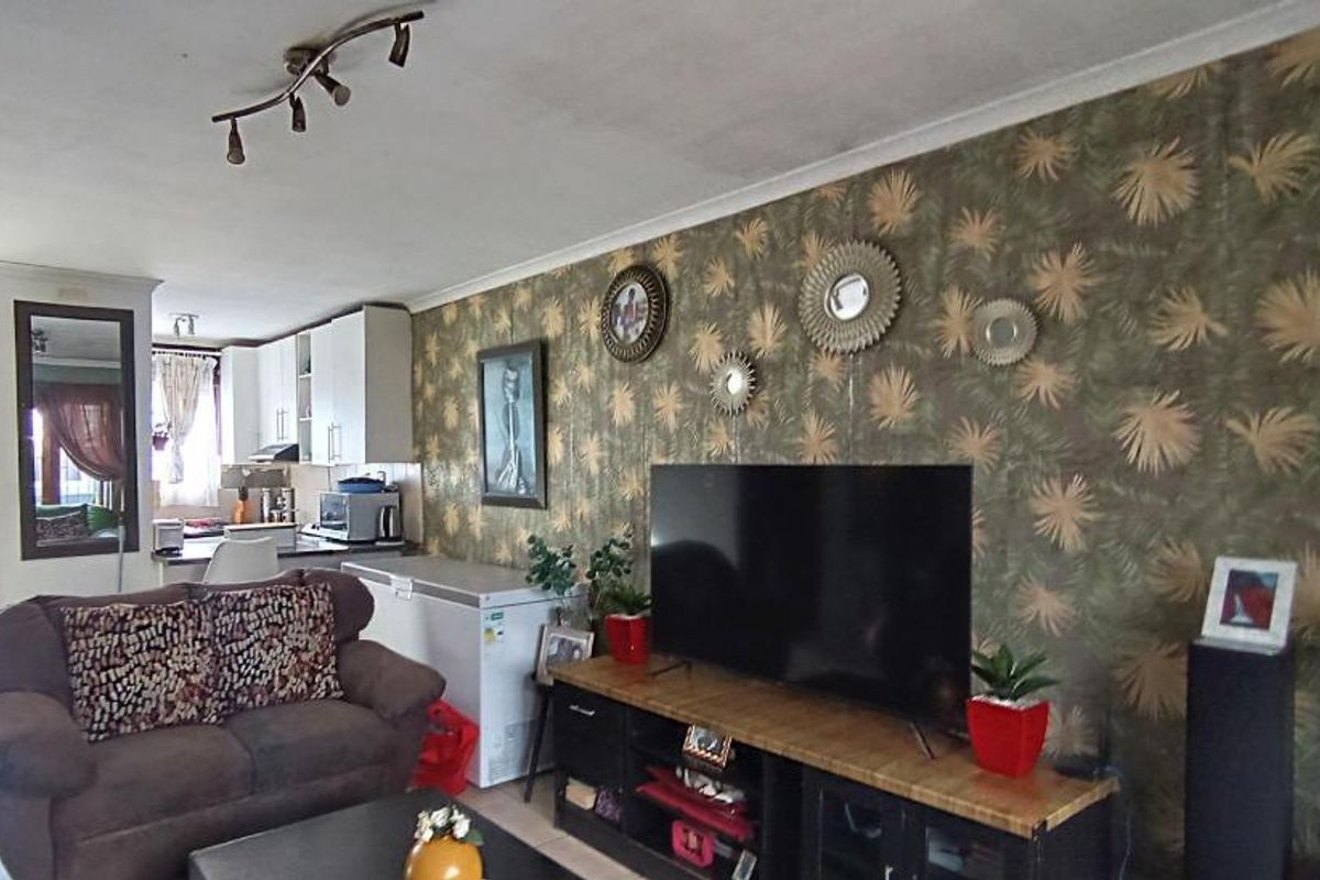 2 bedroom house for sale in Summer Greens - Photo 2