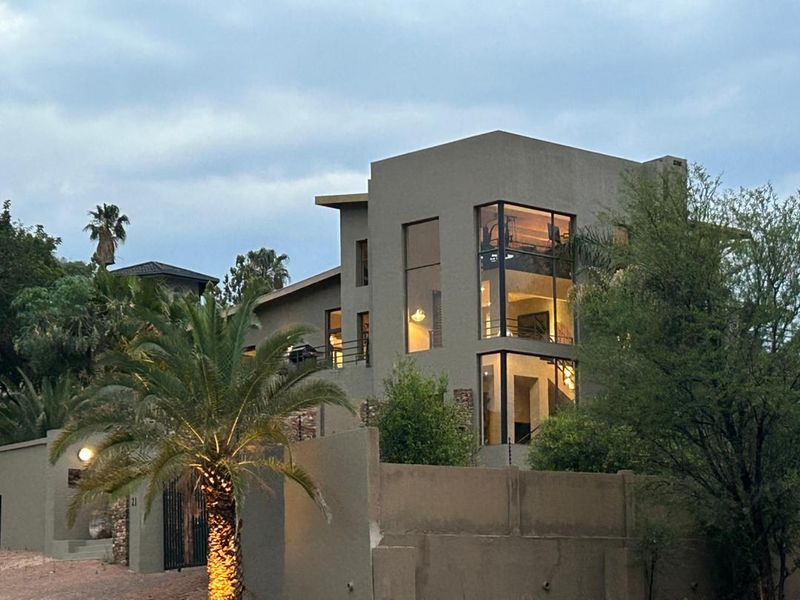 Discover Unparalleled Luxury Living in Windhoek’s Prestigious Ludwigsdorf Suburb - Photo 5