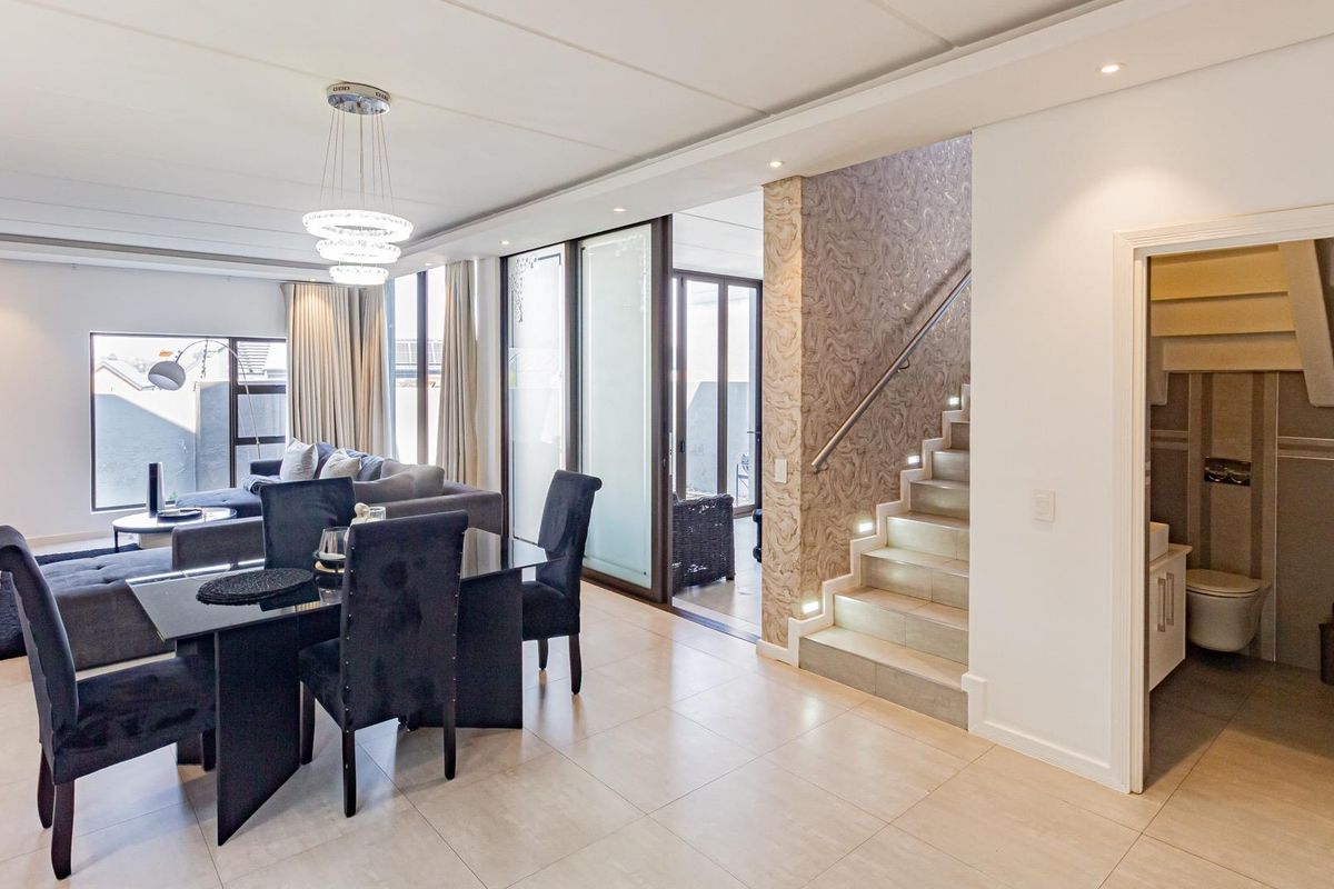 Sole and exclusive mandate. Beautiful spacious 4 bedroom 3 bath house - Photo 5