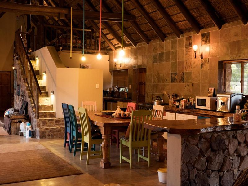 SPACIOUS SECURE AND WELL FURNISHED - FREE STANDING PRIVATE! - Photo 5