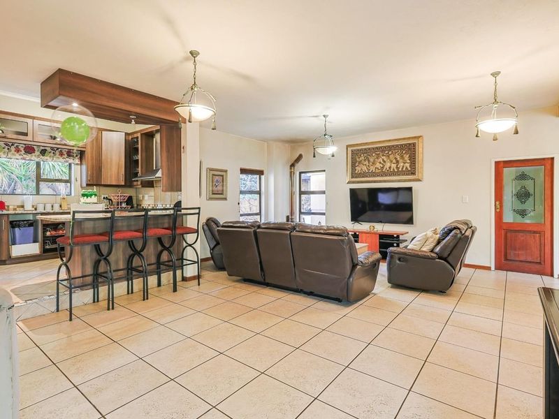 4 Bedroom for Sale - Photo 5