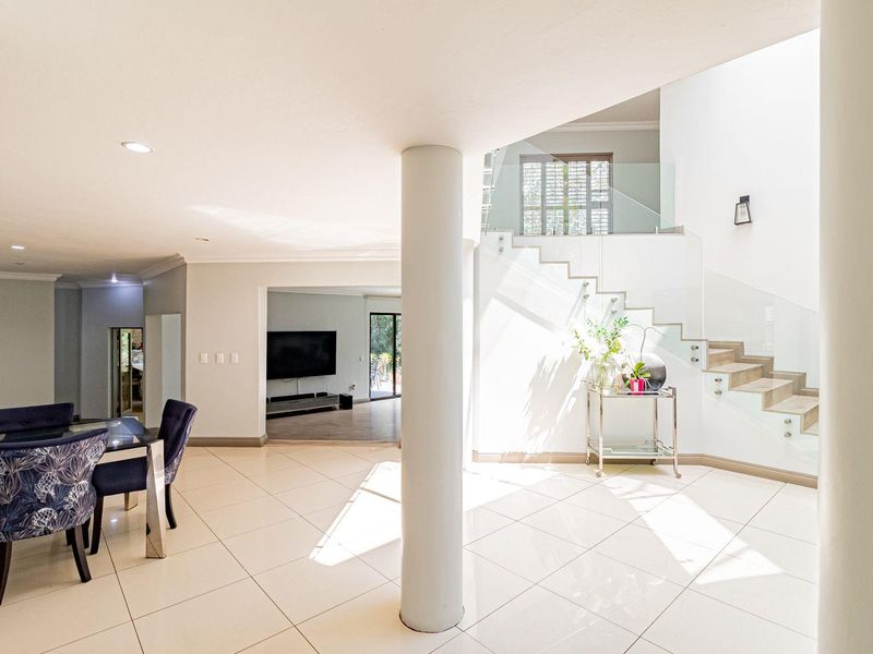 5 Bedroom House to Rent in Dainfern Golf Estate - Photo 9