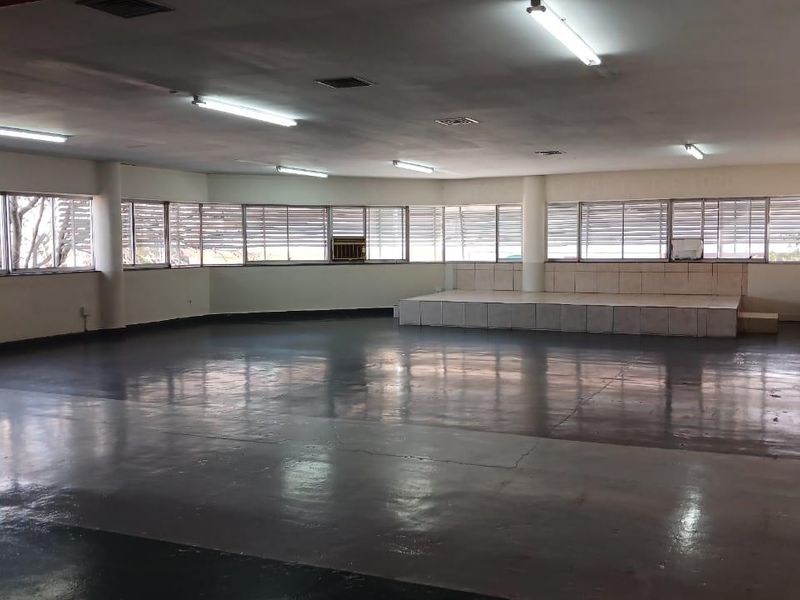 377 sqm commercial space in Claremont - Photo 5