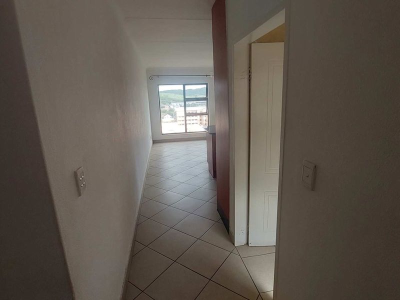 Luxury Living: 1-Bedroom Gem with Pool & Security! - Photo 7