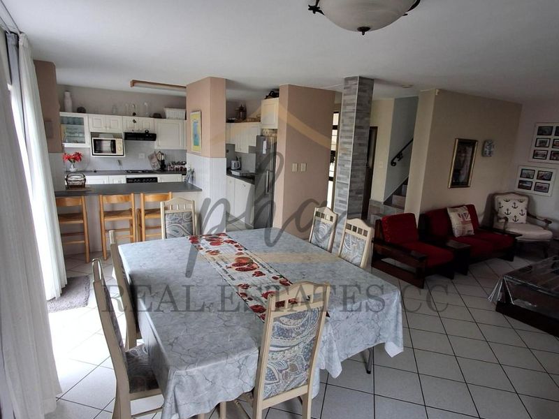 4 Bedroom Townhouse for Sale in Central Swakopmund -Zoned with Business Rights! - Photo 5