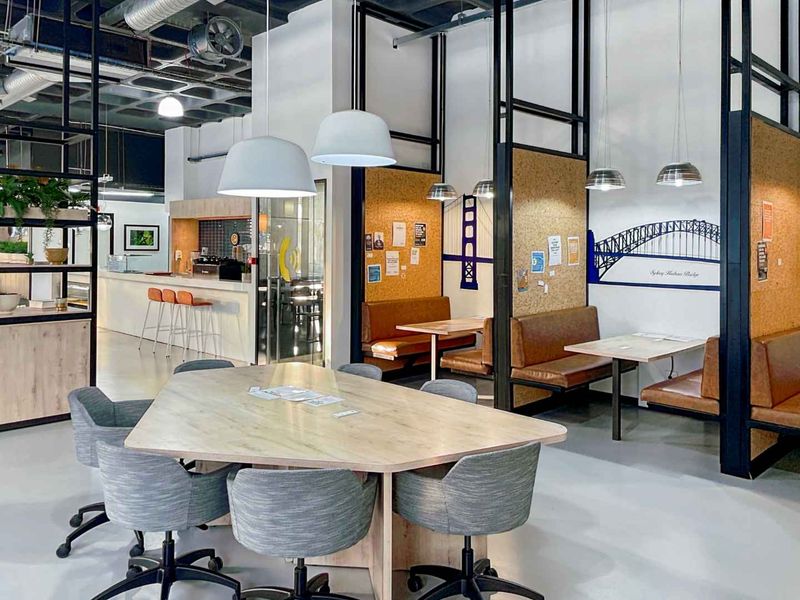 Fully serviced private office space for you and your team in Spaces Byls Bridge - Photo 6