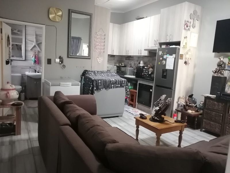 Ideal starter home (simplex unit) for first time buyers - Photo 4