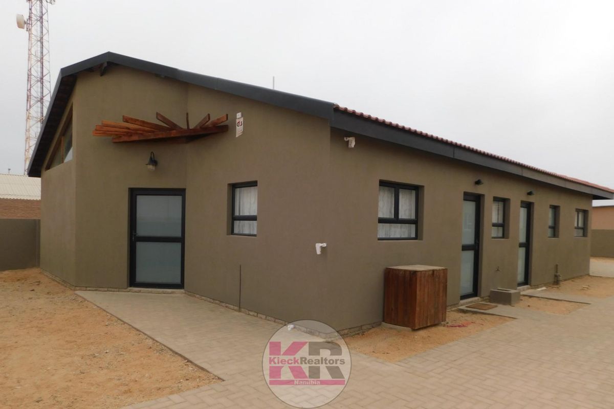 3 Bedroom House for Sale in Henties Bay - Photo 2