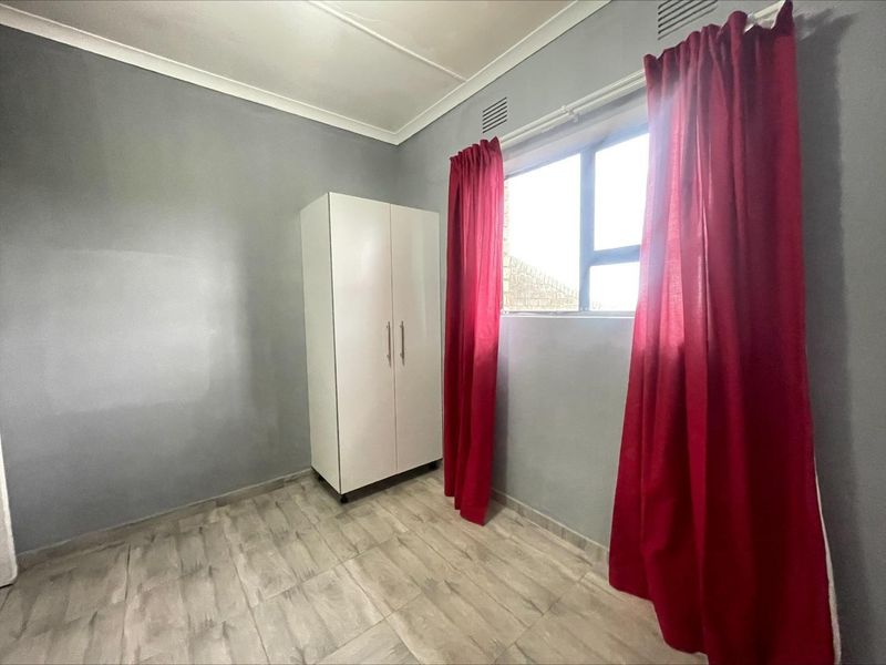 Modern Bachelor Flatlet with Separate Kitchen &amp; Parking – All Inclusive in Reservoir Hills - Photo 6