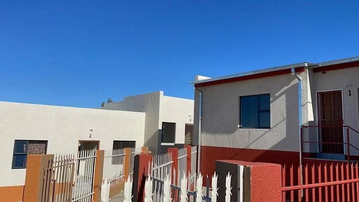 Property #2426393, Townhouse For Sale in Otjomuise