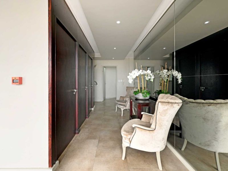 Ultra-Luxury Beachfront Penthouse | Private Rooftop | Fully Furnished | Blouberg - Photo 2