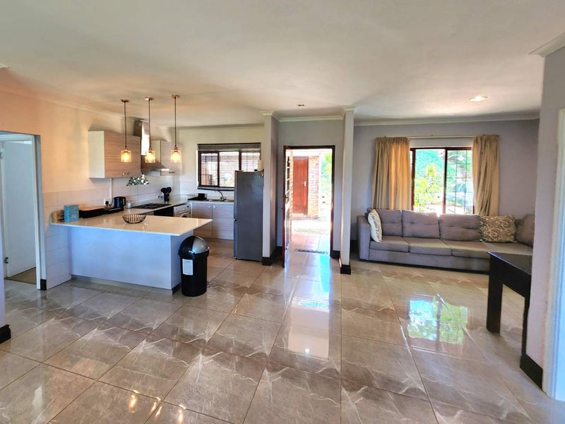 Hillcrest Buyers Take Note! Affordable 3-Bed in Sought-After Balmoral Estate - Photo 3