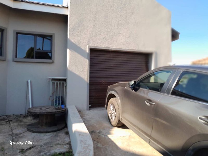 3 Bedroom 2 Bathroom house a Garadge plus Cottage - Photo 10