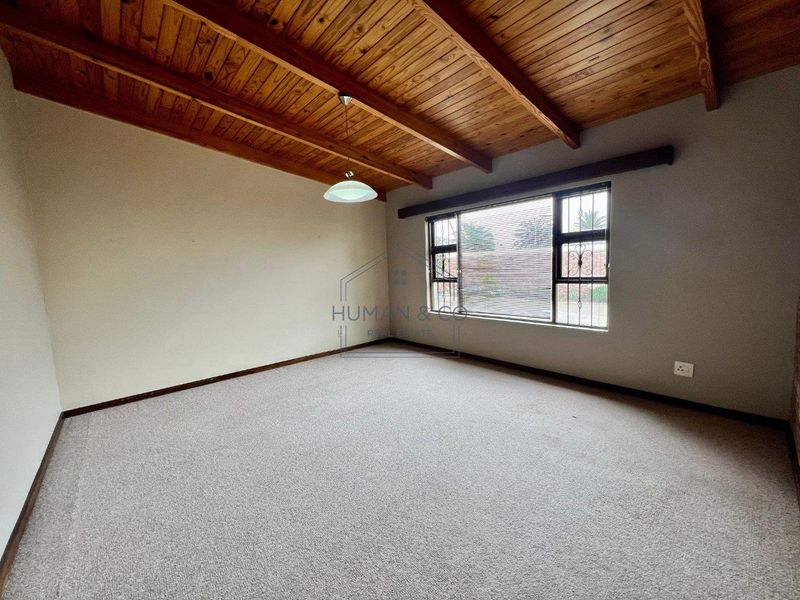 Spacious family Home in prime Meersig Area - Photo 4