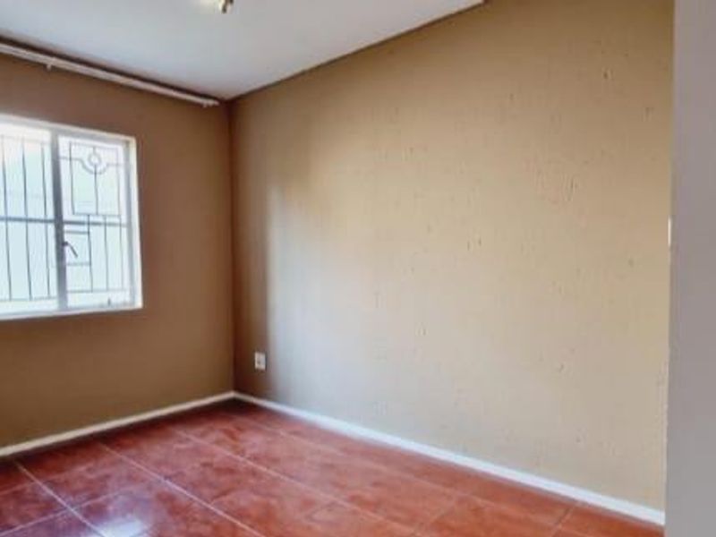 2 Bedroom Apartment for Sale in Ridgeway - Photo 8