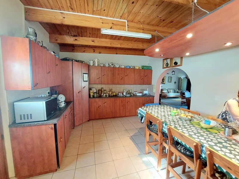 Charming 3 Bedroom Home with Lots of Potential - Photo 6