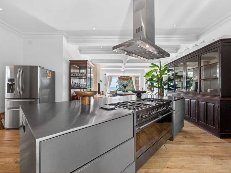 Classic Home with a modern twist,  Entertainers Dream - Photo 7