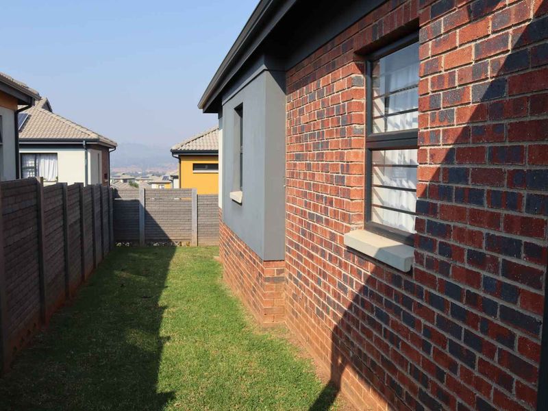 Clean and safe security estate - Photo 5