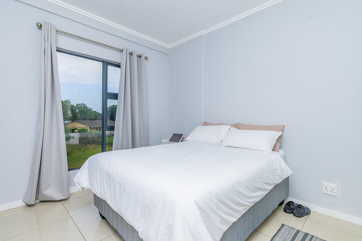 Hendra - Modern 2-Bed, 2-Bath Apartment in The Zen — Prime Umhlanga Ridge Living - Photo 5