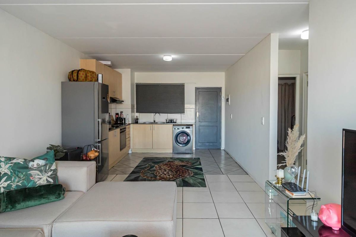 2 bed 2 bath ground floor unit - Photo 3