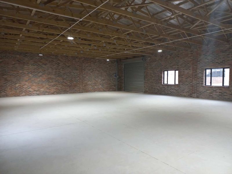 Warehouse available in business park in Fairview! - Photo 5