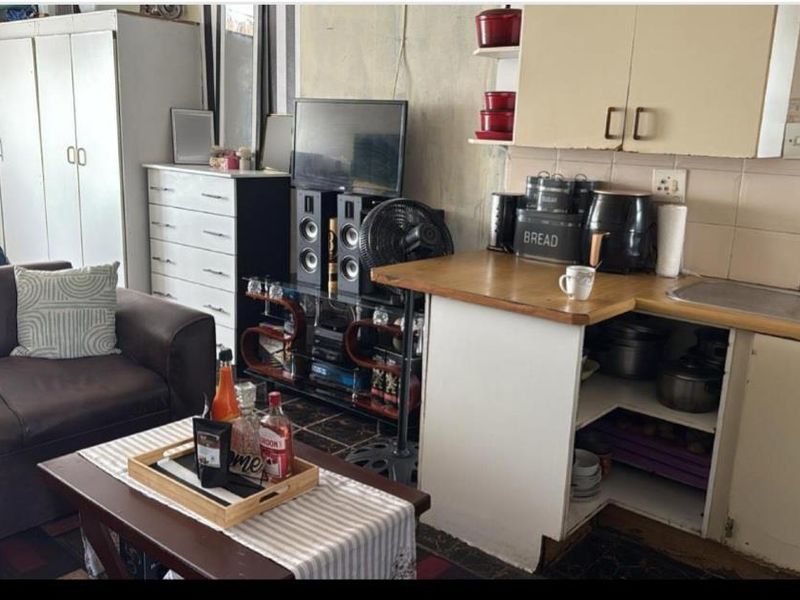 I bedroom flat in Kempton Park CBD - Photo 4