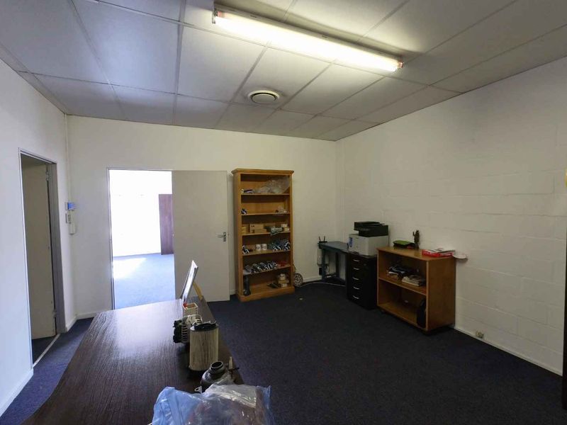 Warehouse with offices For Sale - Milnerton - Photo 5