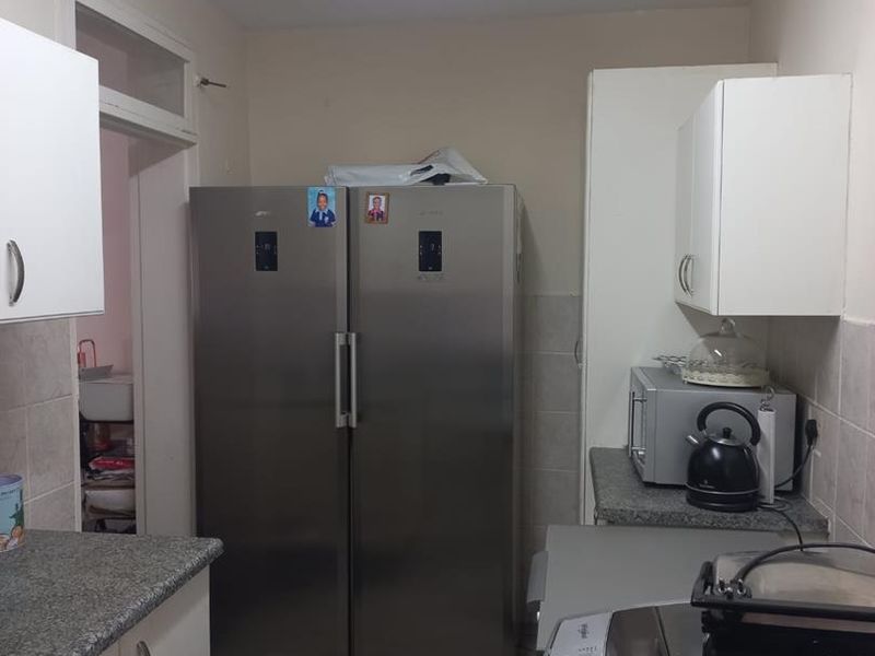 Cozy, Comfortable & Easy Living! - Photo 3