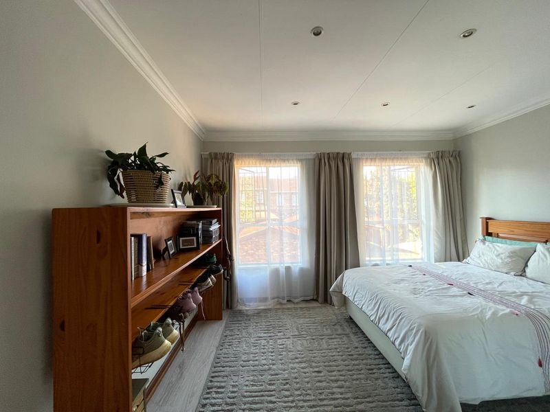 . "Discover Your Dream Home: Open-Plan Modern Living - Photo 4