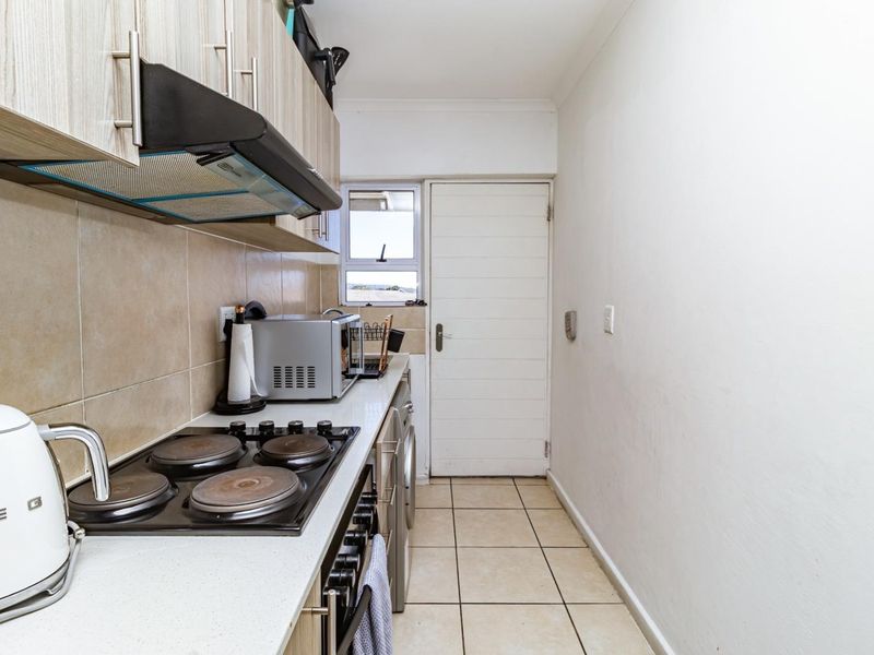 Top-Floor Gem: A Bright and Modern Investment Opportunity! - Photo 8