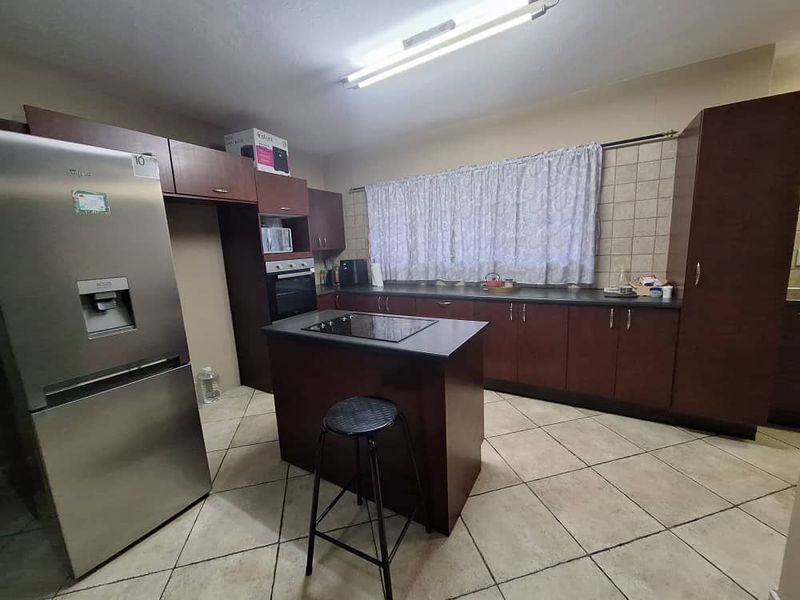 FOR SALE | KLEIN WINDHOEK - Photo 5