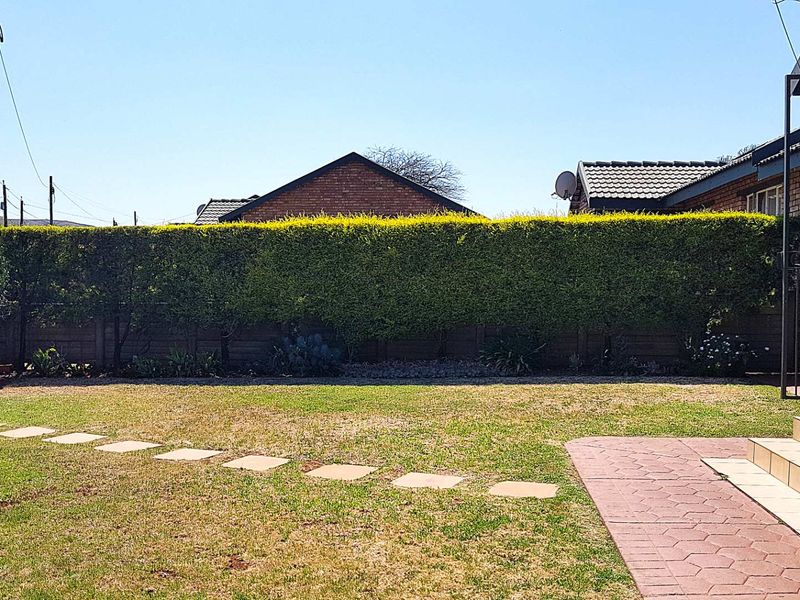 3 Bed Townhouse - Photo 8
