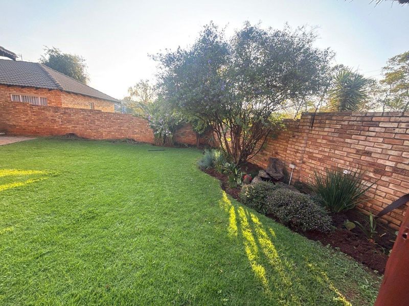 Immaculate 2-Bedroom Simplex – Move-In Ready! - Photo 6