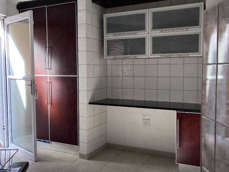 Freestanding Mansion For Sale | Prime Olympia  | N$ 8,450,000 - Photo 8